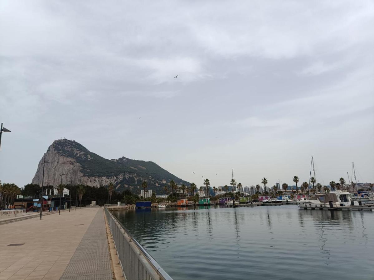 Vistas A 3 Paises Y 2 Continentes 1º Linea De Playa A 5 Minutos De Gibraltar Leilighet La Línea de la Concepción Eksteriør bilde